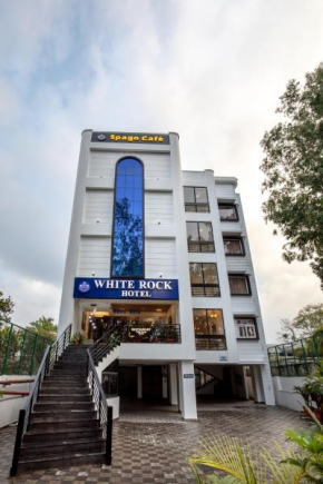 Hotel White Rock By The Solitaire Hospitality